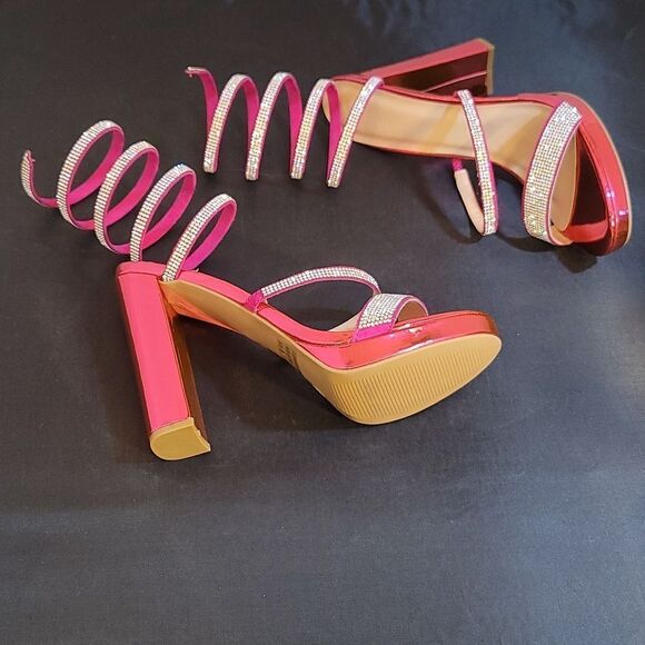 BRAND NEW WILD DIVA LOUNGS RHINESTONES EMBELLISHMENTS SANDAL - Picture 9 of 15